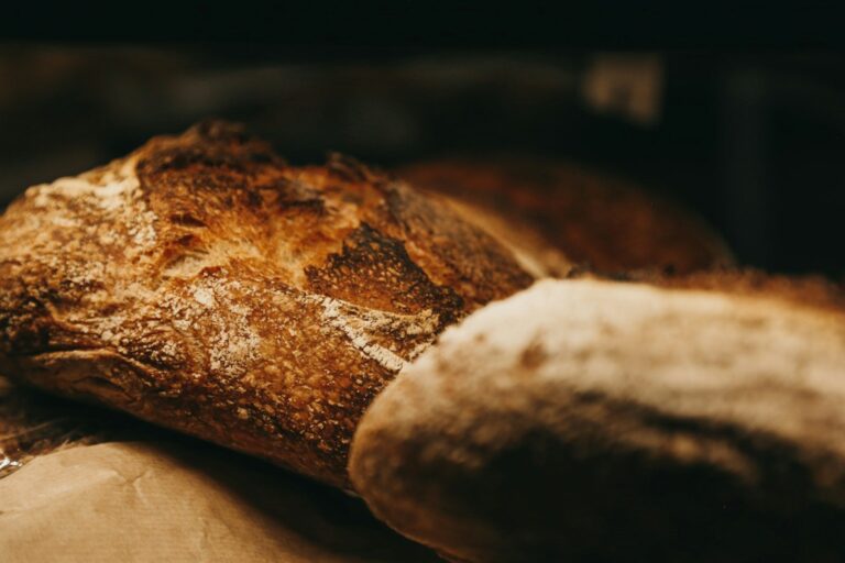 Pane italiano: dalle farine antiche ai forni a legna