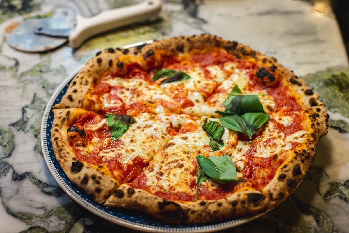 Pizza napoletana su ruote: l’arte della pizza nel food truck