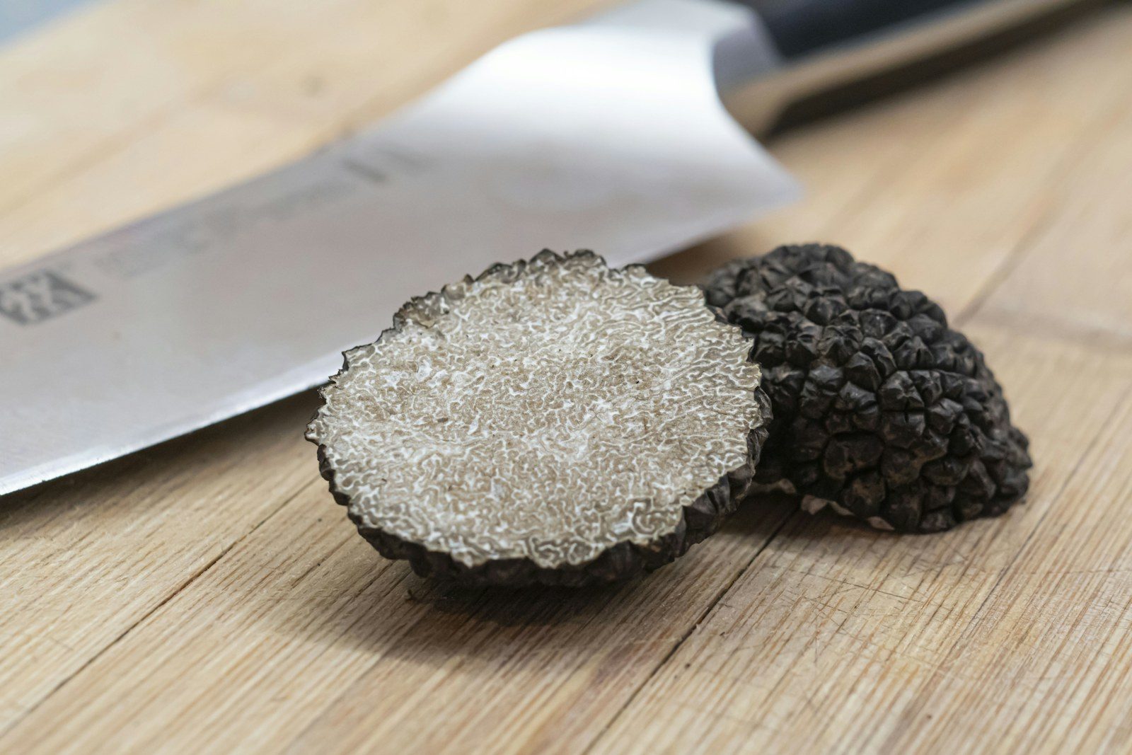 Tartufo italiano: il diamante della tavola tra storia, territorio e alta cucina