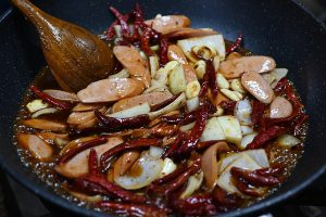 regional cuisine dish (foto: PattayaPatrol / CC BY-SA 4.0, Wikimedia Commons)