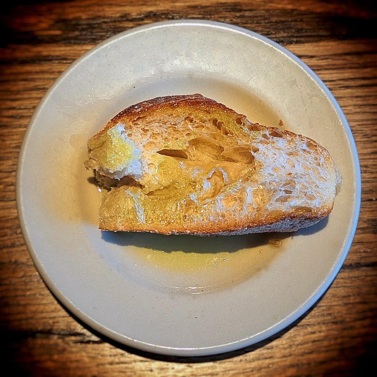 olive oil bread (foto: Daderot / CC0, Wikimedia Commons)