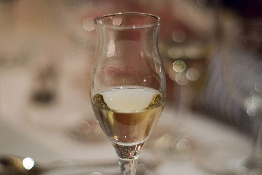 Assaggiare una grappa appena distillata senza bruciarsi il palato