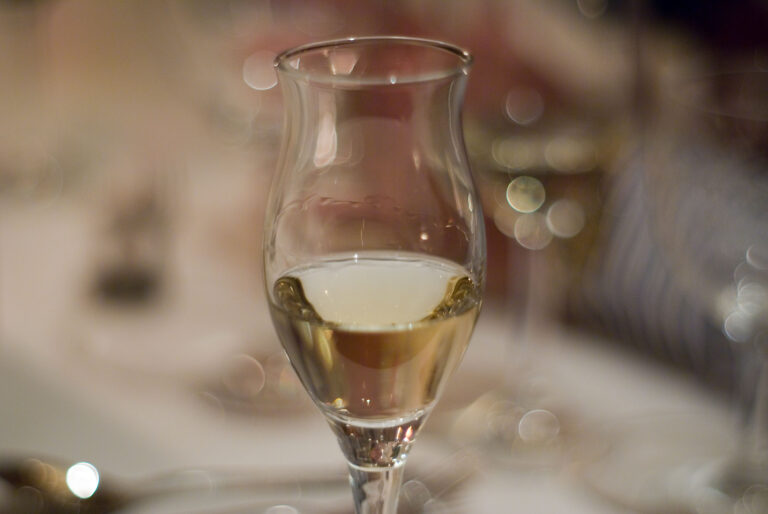 Assaggiare una grappa appena distillata senza bruciarsi il palato